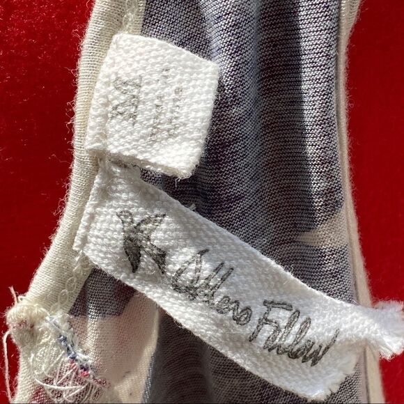 Others Follow Top - Picture 8 of 9